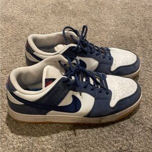 Nike SB dodger dunks.